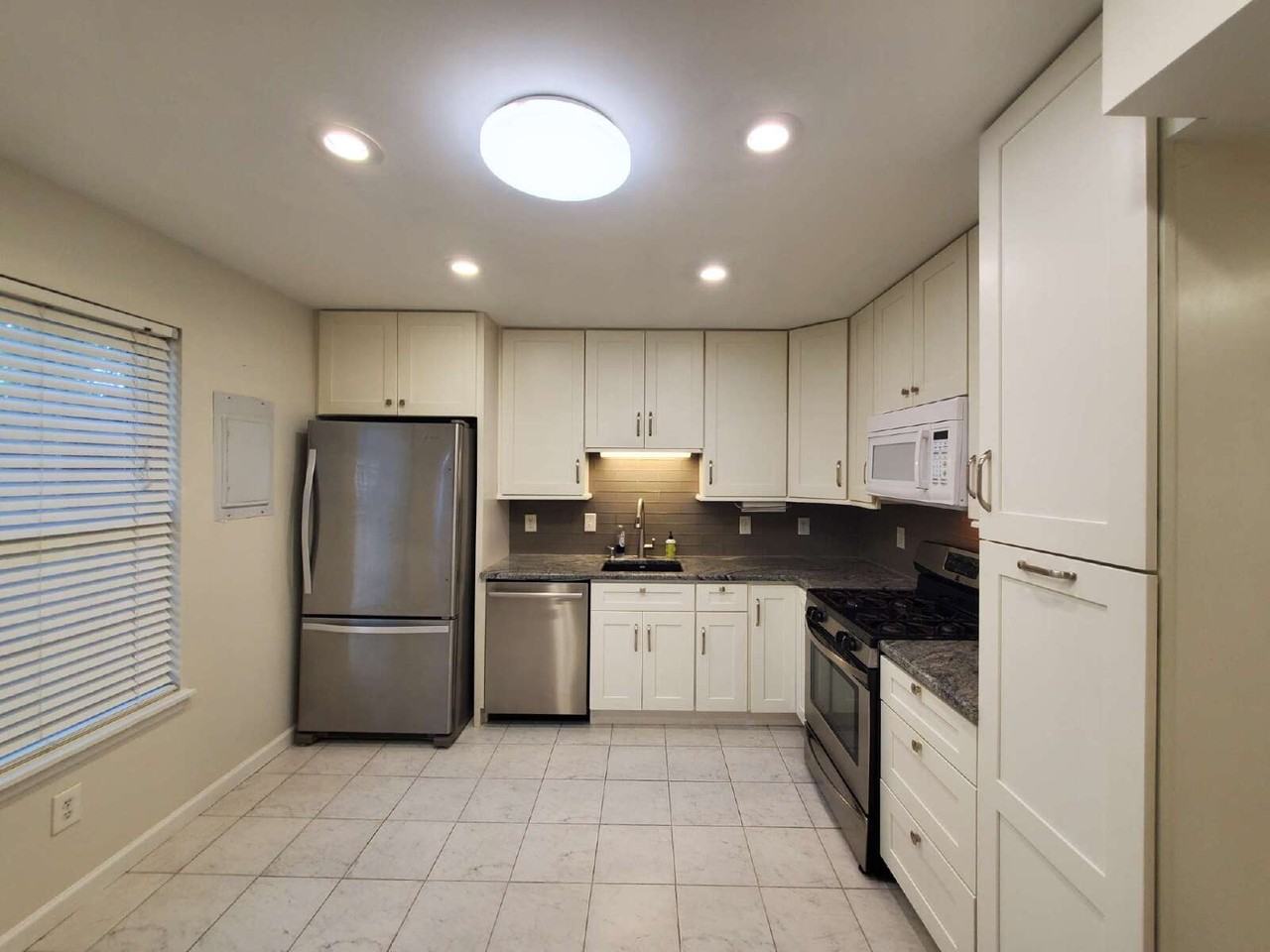 250 Sanders Ferry Rd - Photo 7 of 26