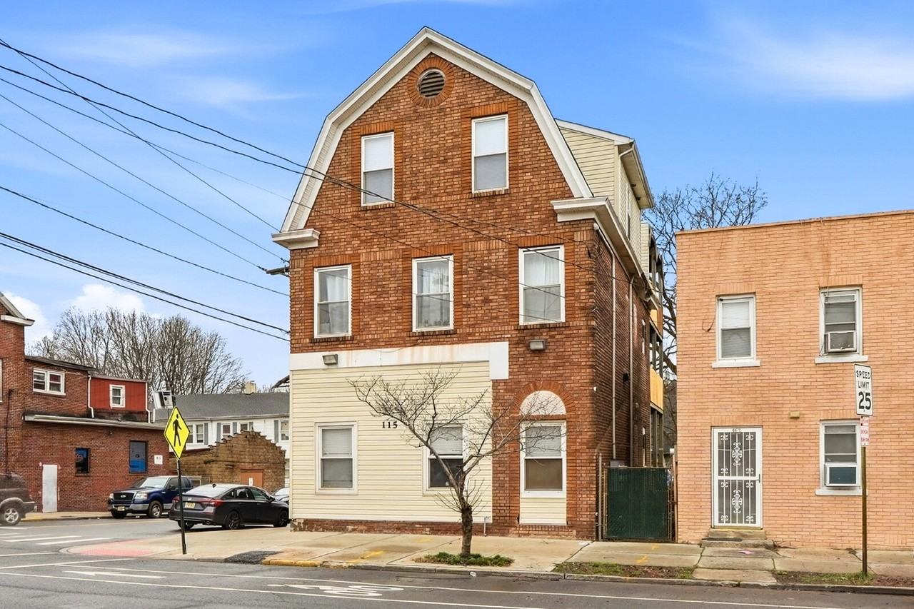115 Remsen Ave