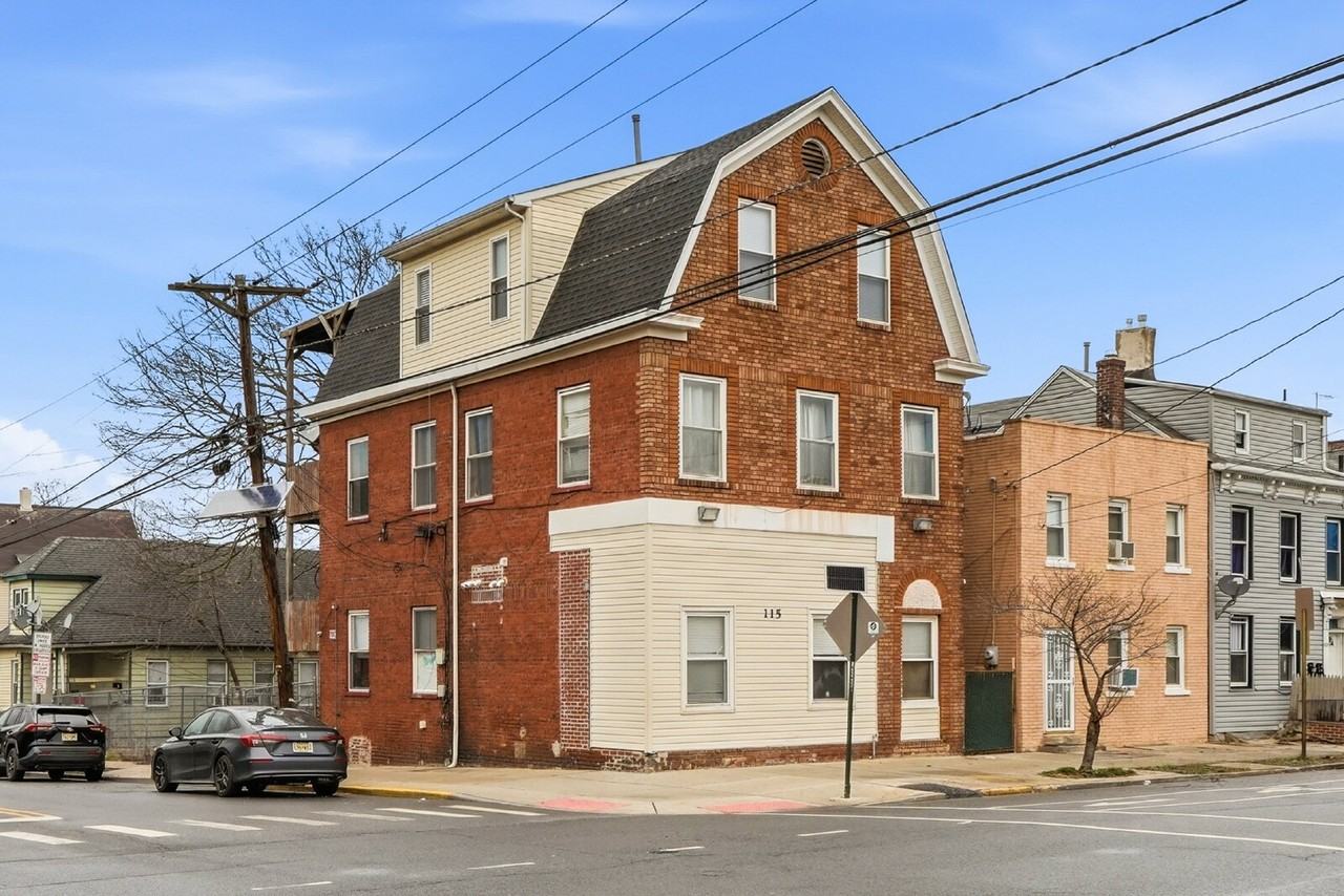 115 Remsen Ave - Photo 2 of 9