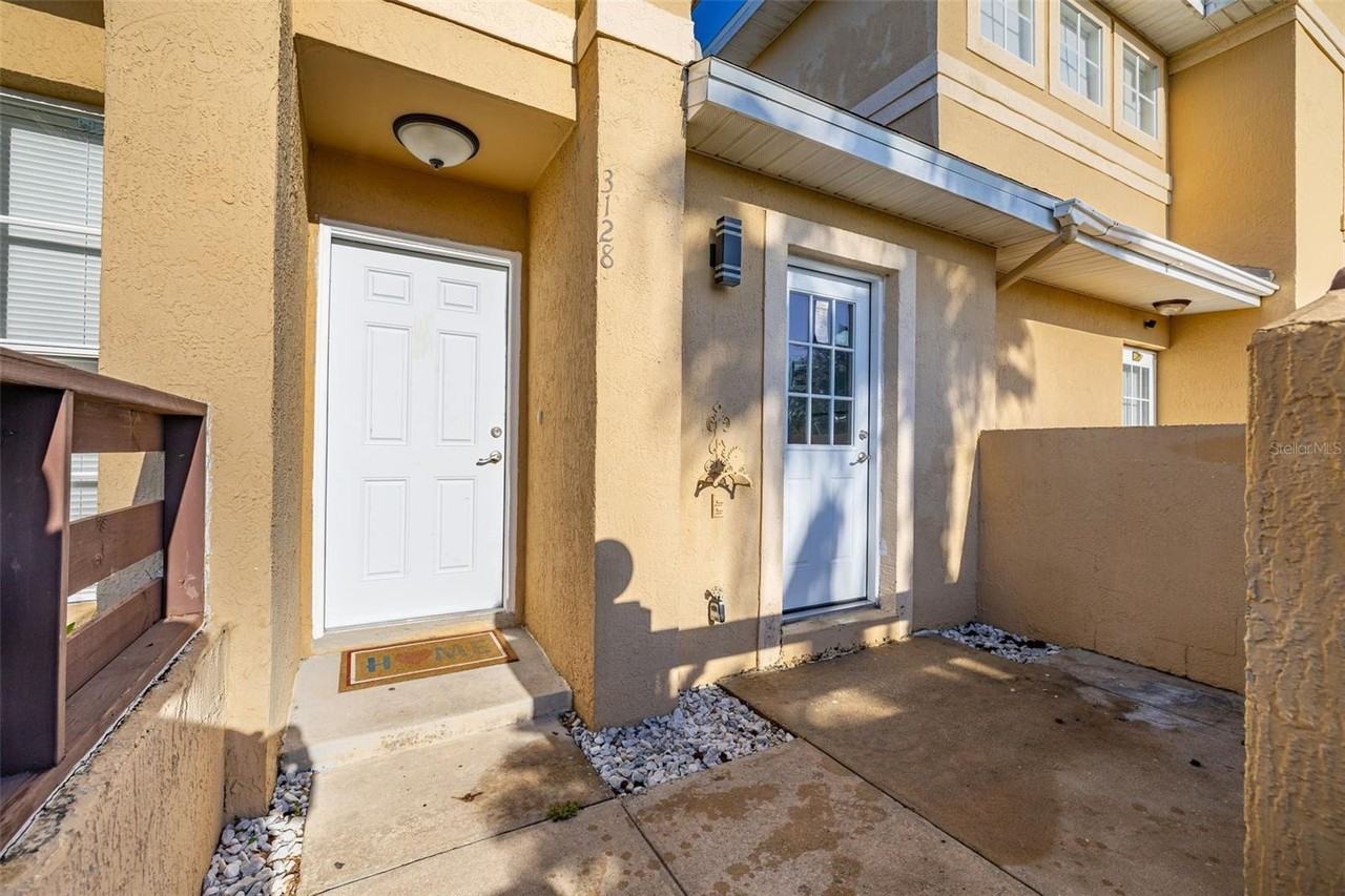 3128 Sandy Shore Ln - Photo 4 of 47
