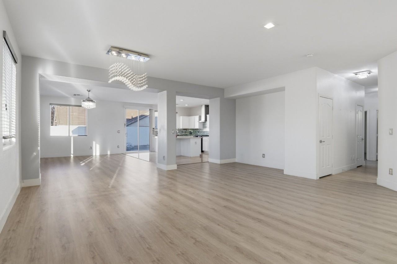 108 Milicity Rd - Photo 4 of 42