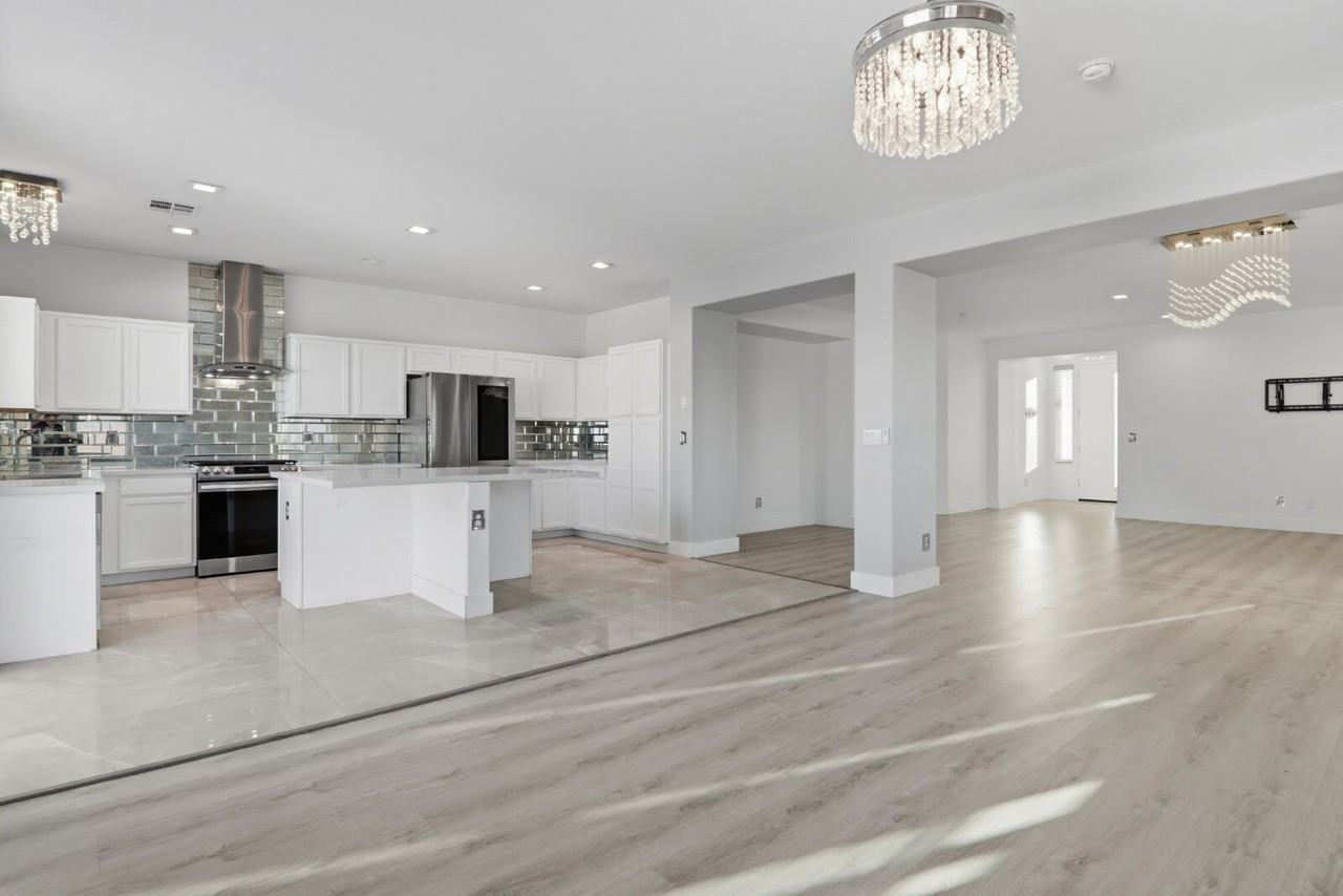 108 Milicity Rd - Photo 5 of 42