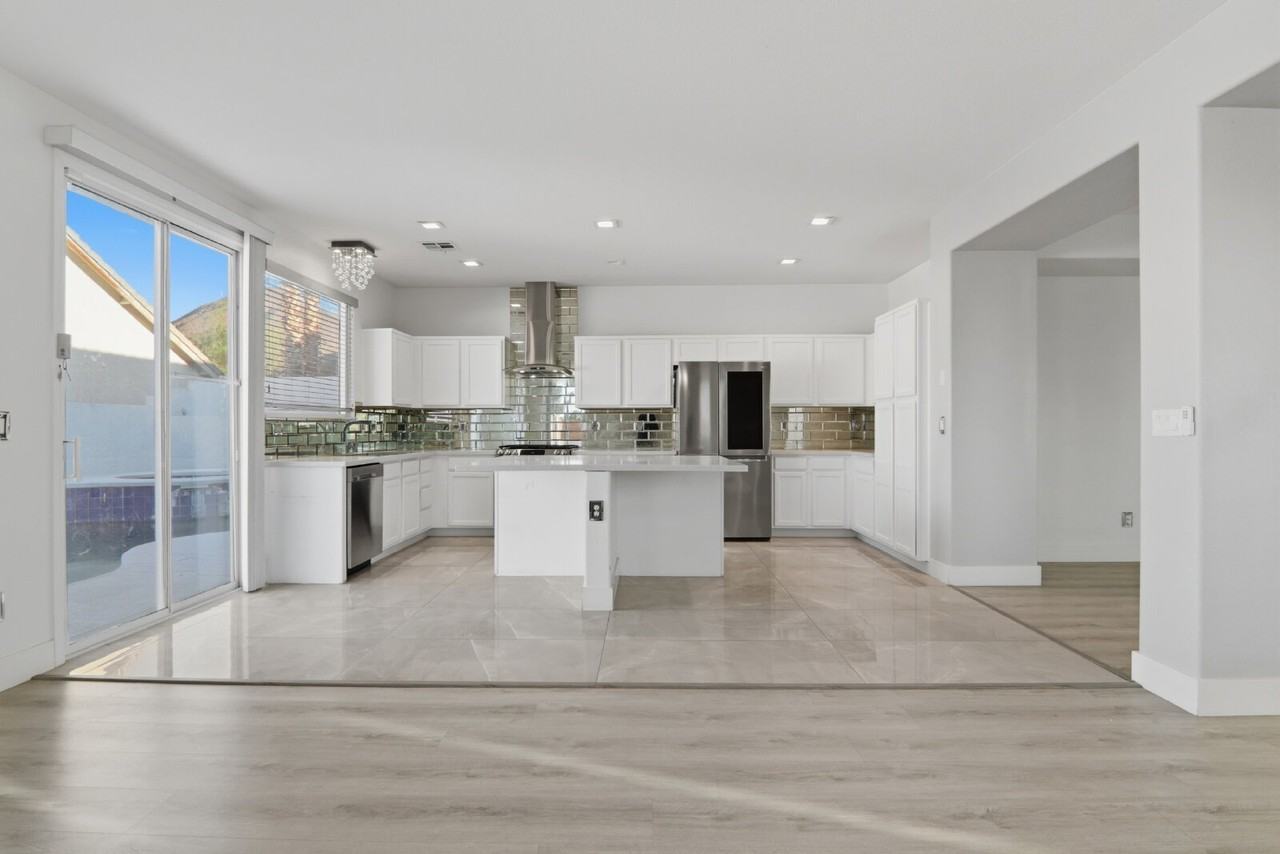 108 Milicity Rd - Photo 6 of 42