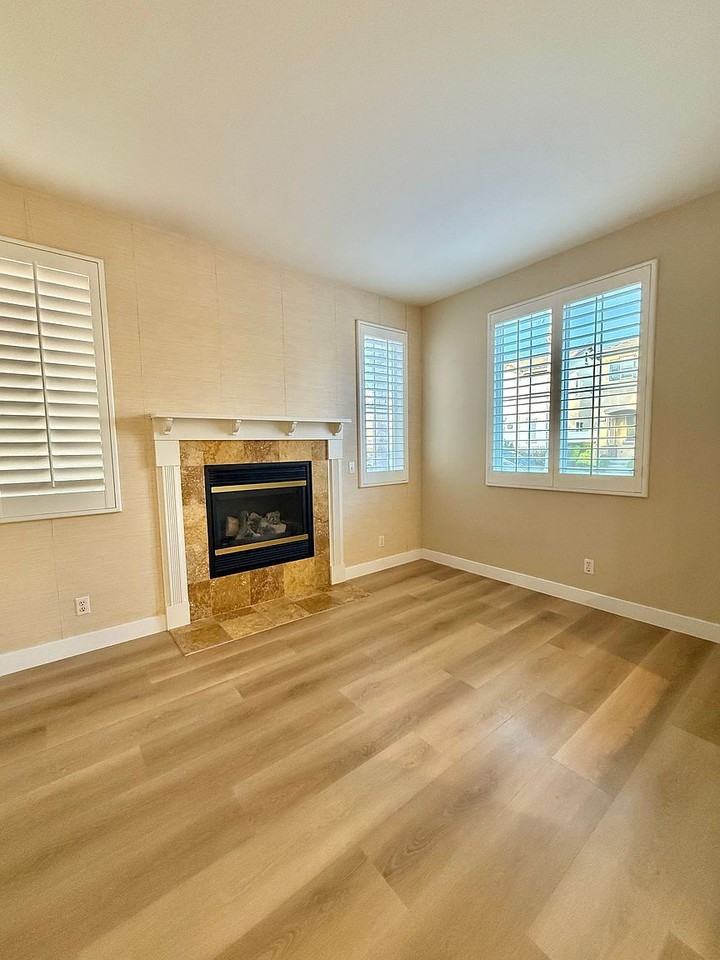 141 Hyde Park - Photo 3 of 10