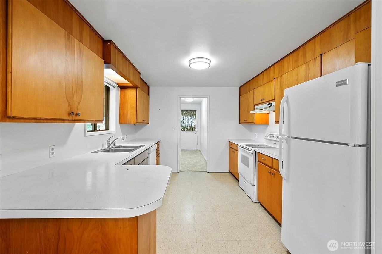 301 108th St Se - Photo 4 of 10