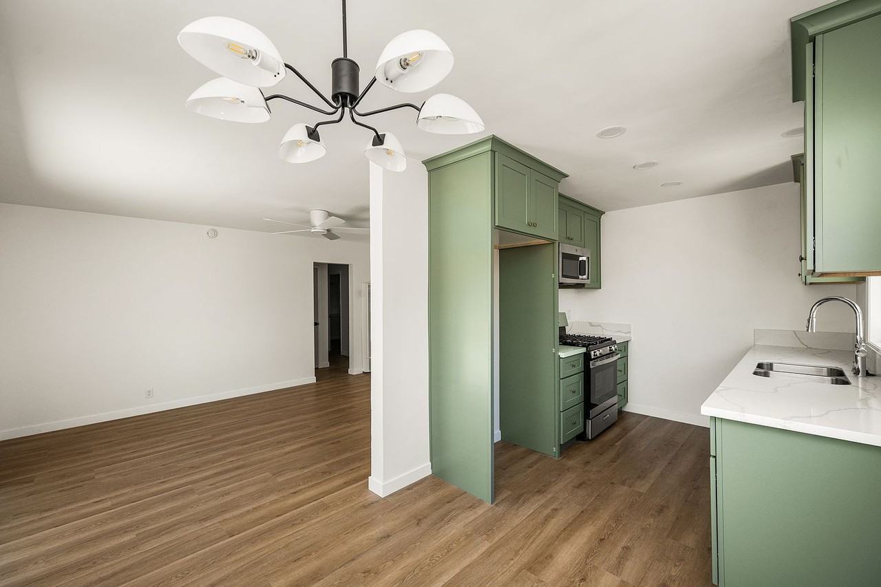 1519 S Towner St - Photo 4 of 10