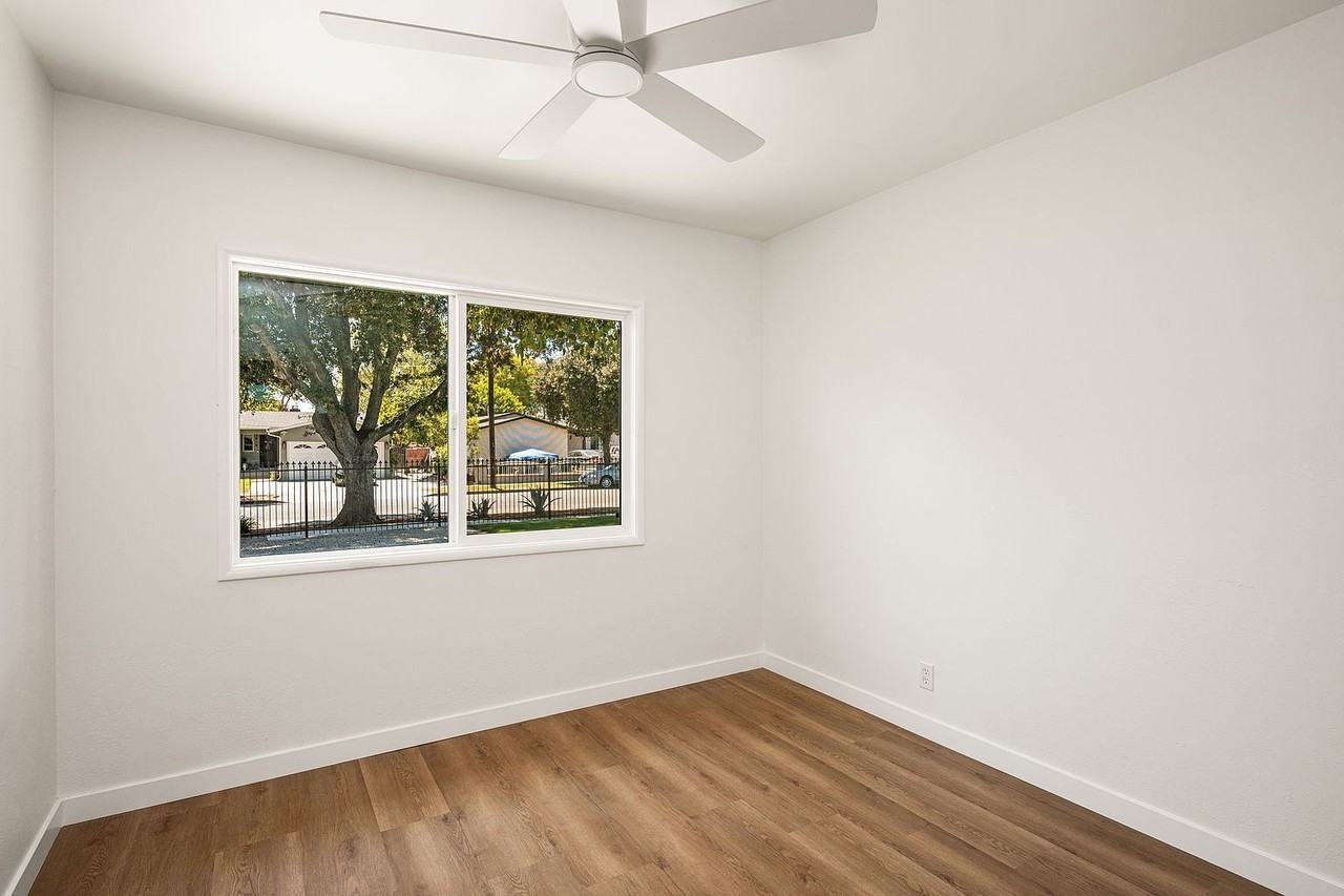 1519 S Towner St - Photo 5 of 10
