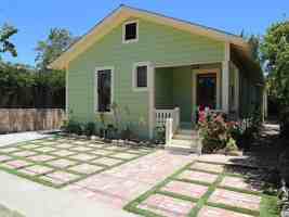 featured image of 2204 Parkway Dr