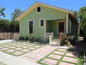 2204 Parkway Dr - Photo 1 of 1
