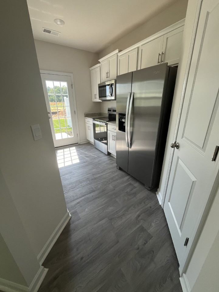 175 Moyer Dr - Photo 5 of 26