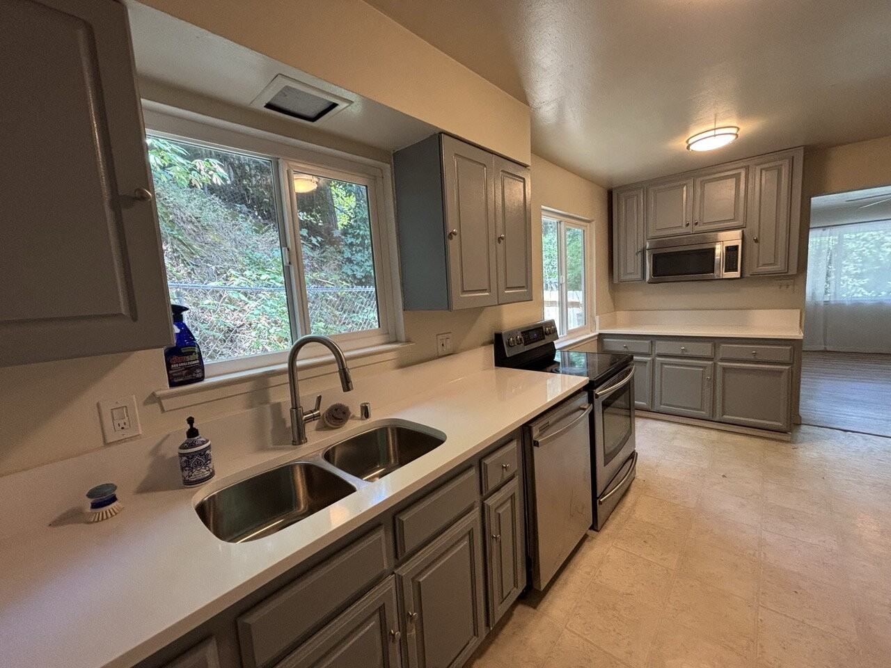 930 Darlington Ave - Photo 4 of 11