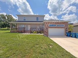 featured image of 2124 N Bradbury Ln