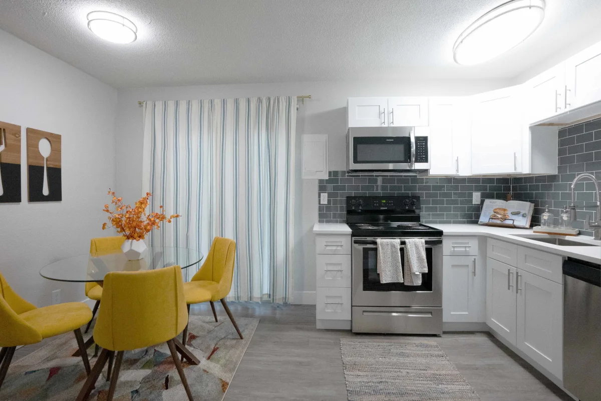 Spanish Lake Townhomes - Photo 5 of 32