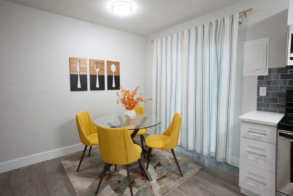 Spanish Lake Townhomes - Photo 6 of 32