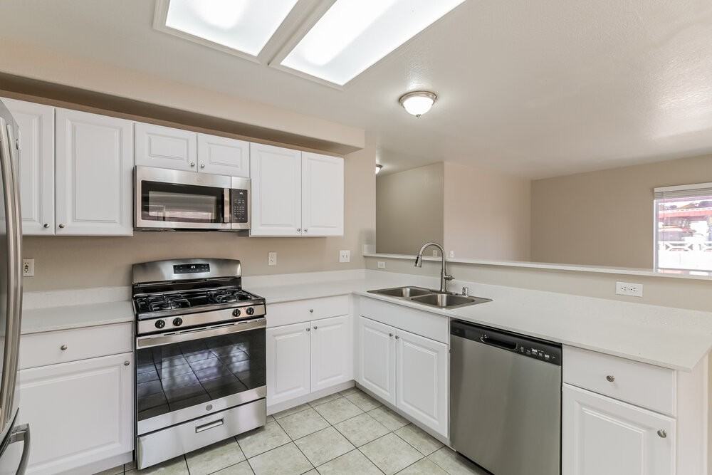 2205 Farmouth Cir - Photo 6 of 17