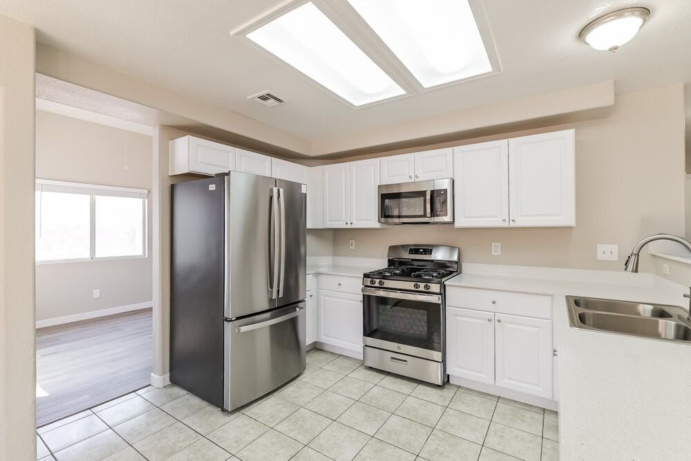 2205 Farmouth Cir - Photo 7 of 17