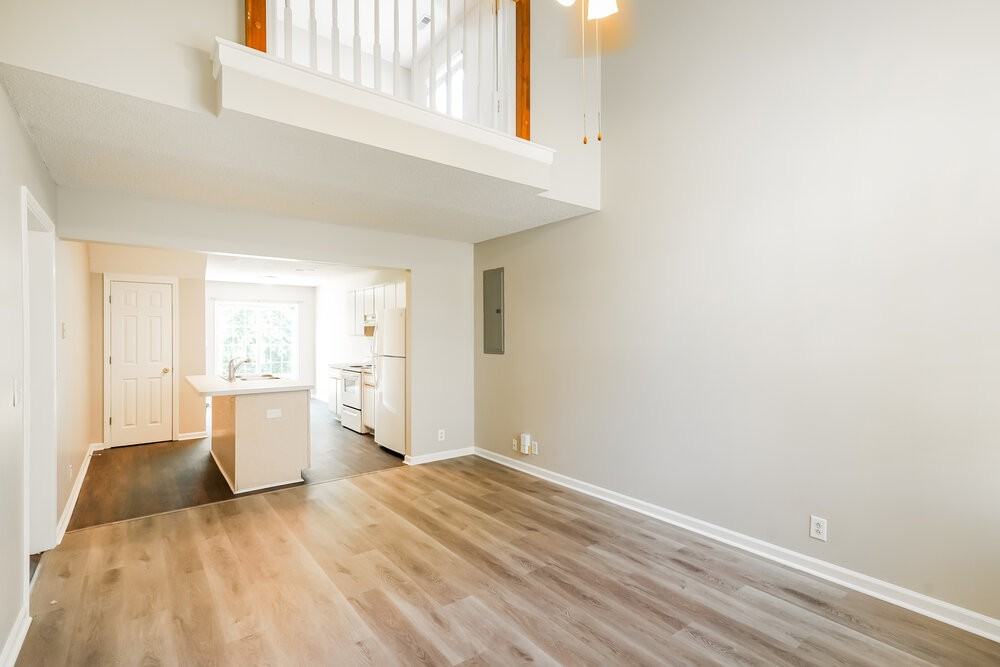 1464 Rochester Dr - Photo 4 of 17