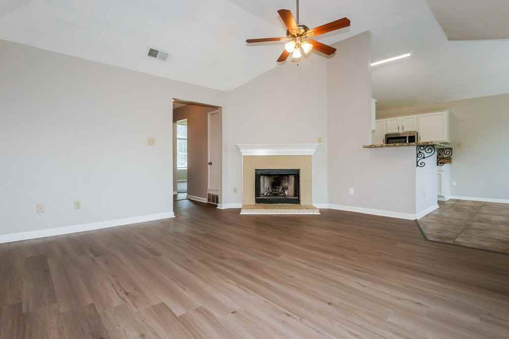 3840 Clarion Dr - Photo 5 of 16