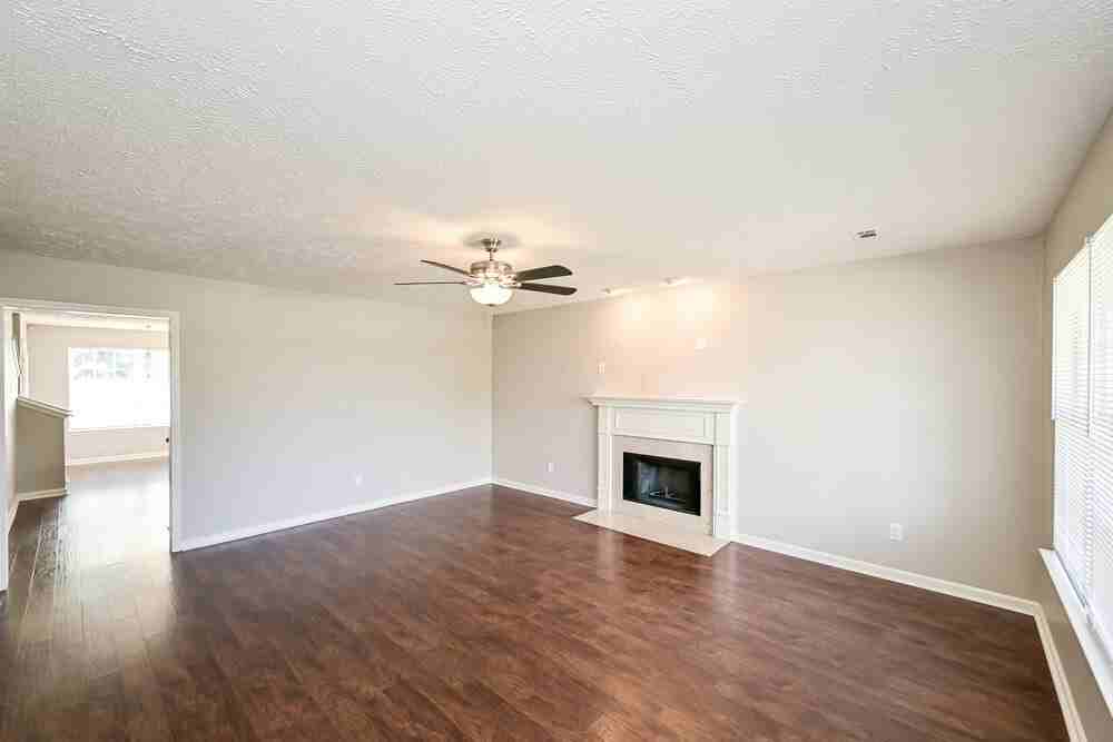 2004 Deer Valley Dr - Photo 5 of 17