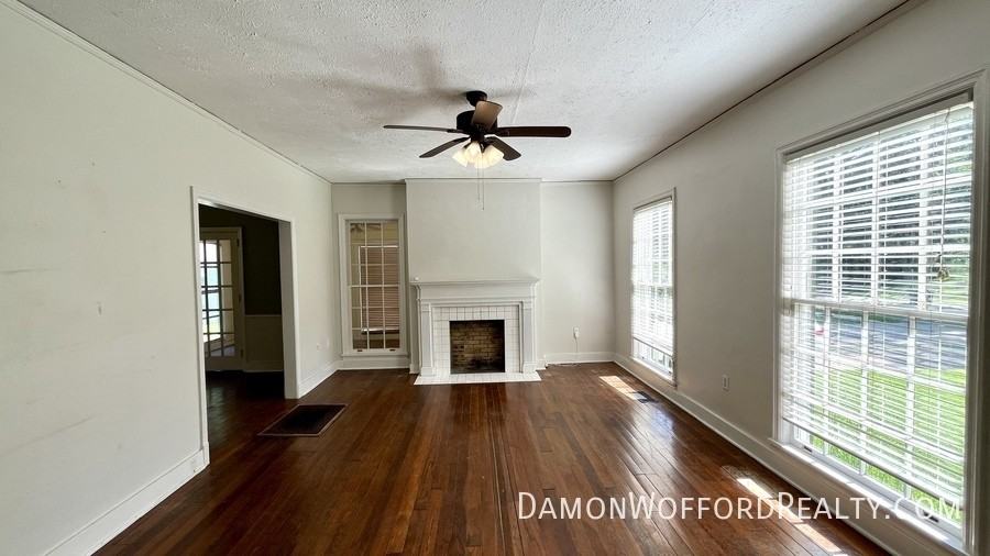 3917 N State St - Photo 5 of 31