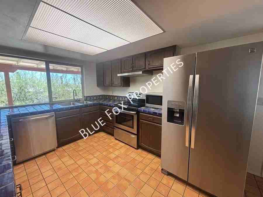 6521 N Calle Padre Felipe - Photo 3 of 26