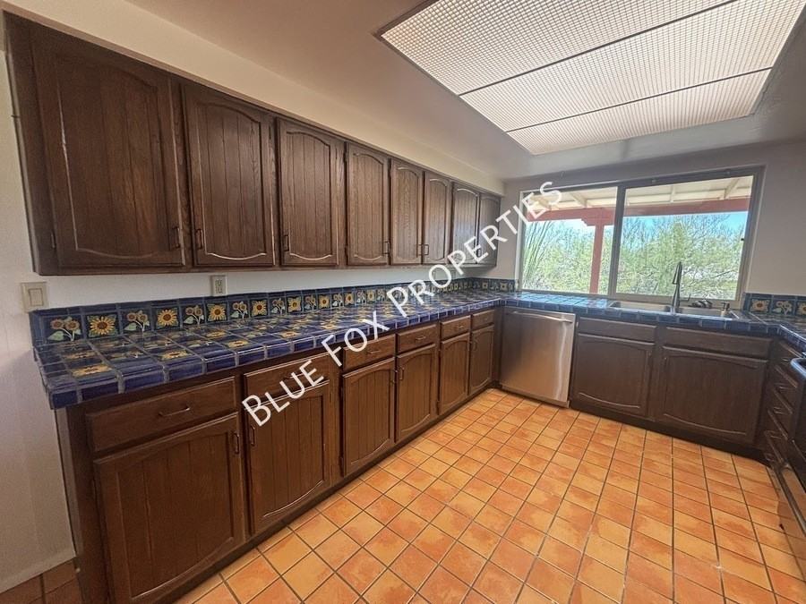 6521 N Calle Padre Felipe - Photo 4 of 26