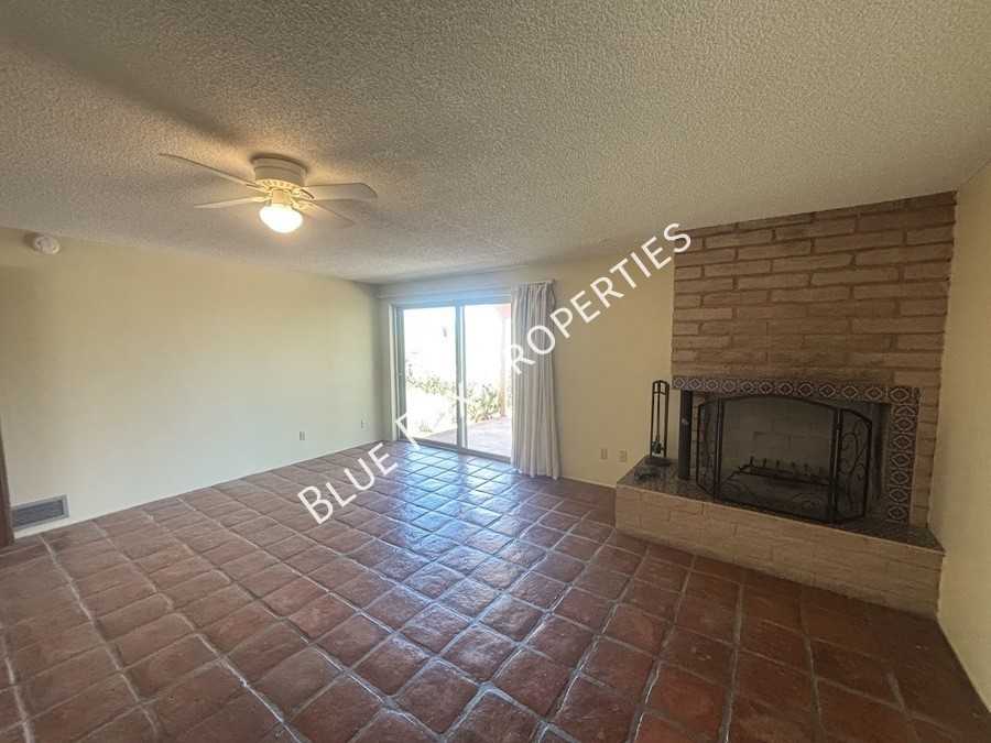 6521 N Calle Padre Felipe - Photo 7 of 26