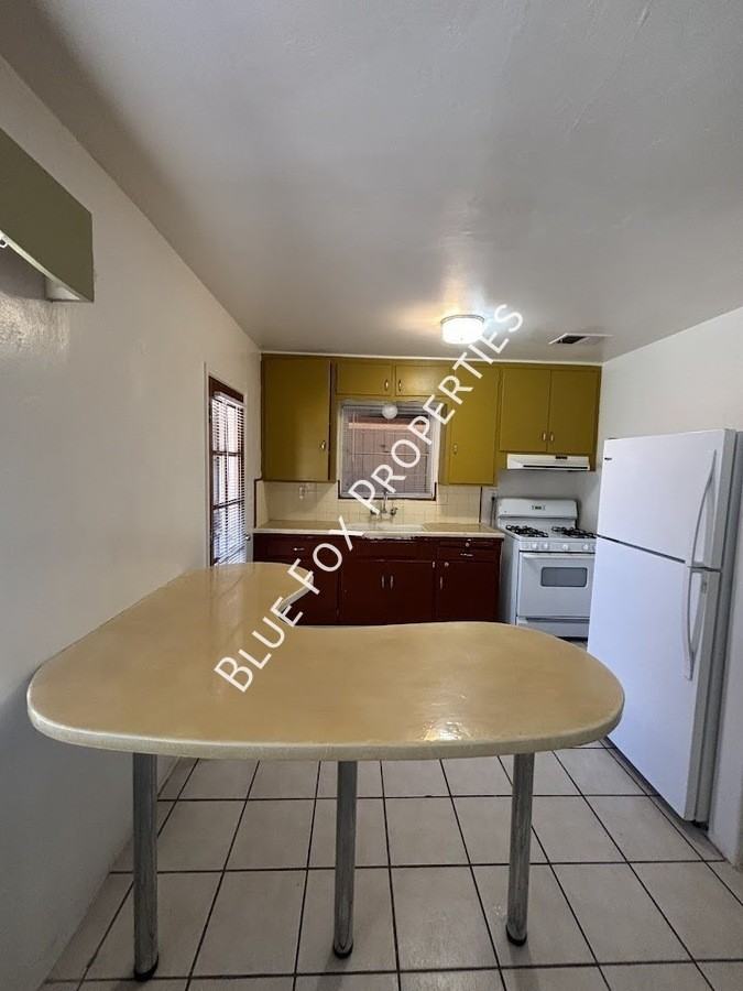 949 N Montezuma Ave #1 - Photo 2 of 22