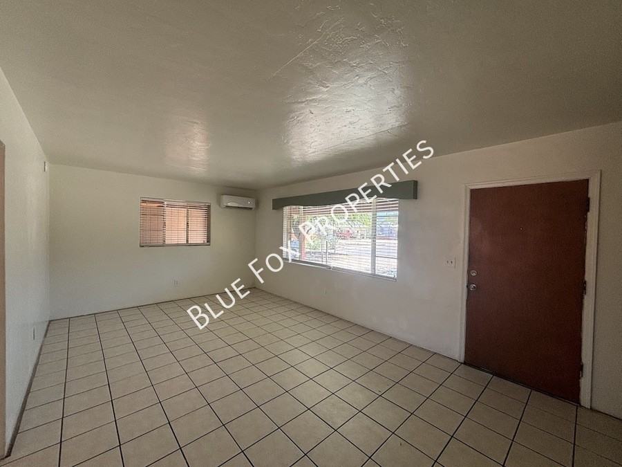 949 N Montezuma Ave #1 - Photo 7 of 22
