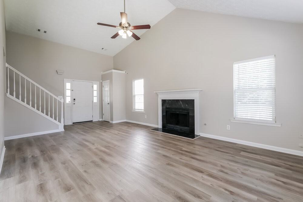 2060 Stoneoak Dr - Photo 5 of 17