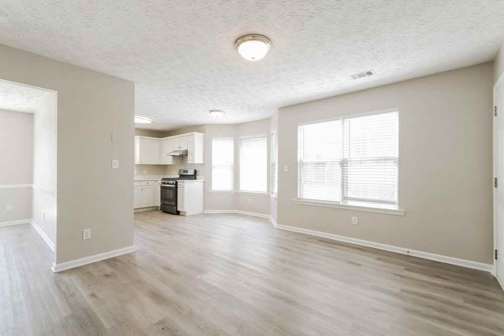 2060 Stoneoak Dr - Photo 6 of 17