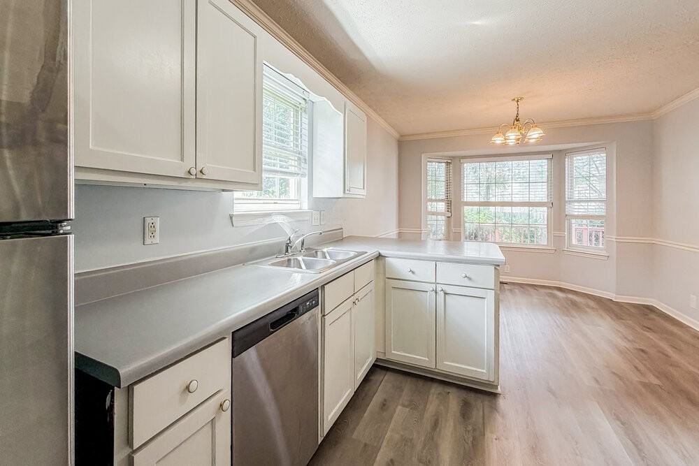 608 Winthrop Ave - Photo 6 of 17