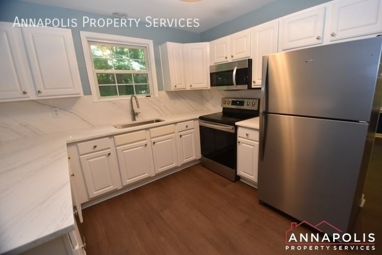 1291 Circle Dr - Photo 4 of 33