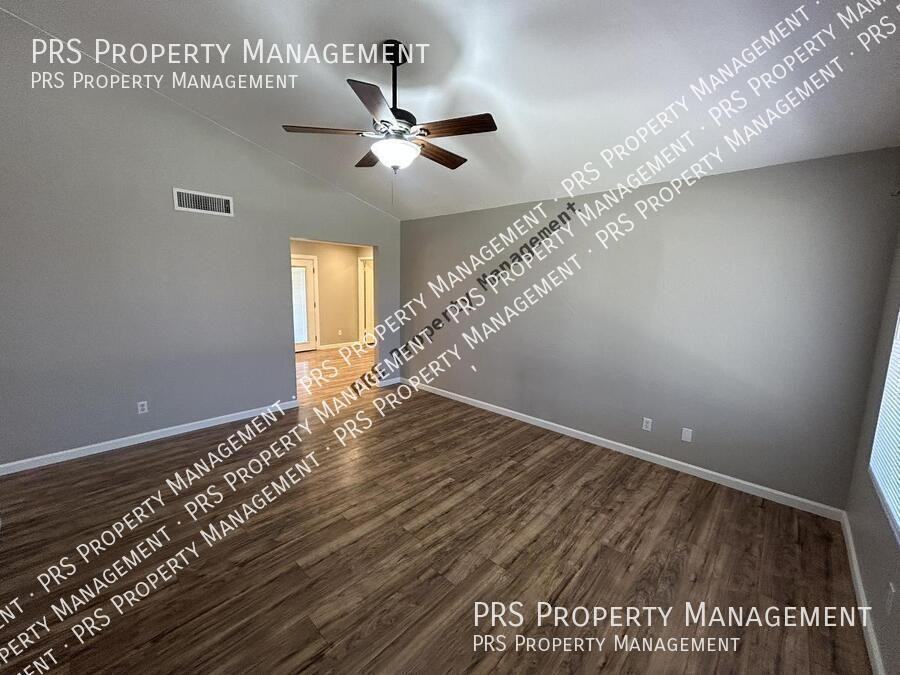 2207 W Monroe St - Photo 5 of 41