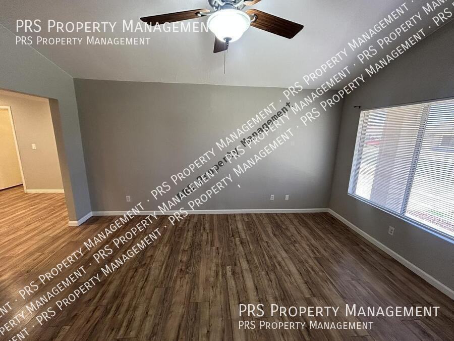 2207 W Monroe St - Photo 7 of 41