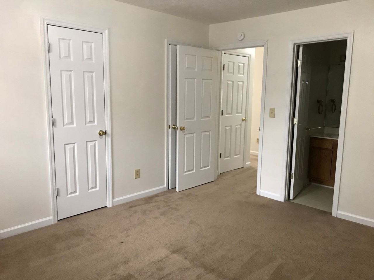 304 Oriole Dr #1 - Photo 3 of 11