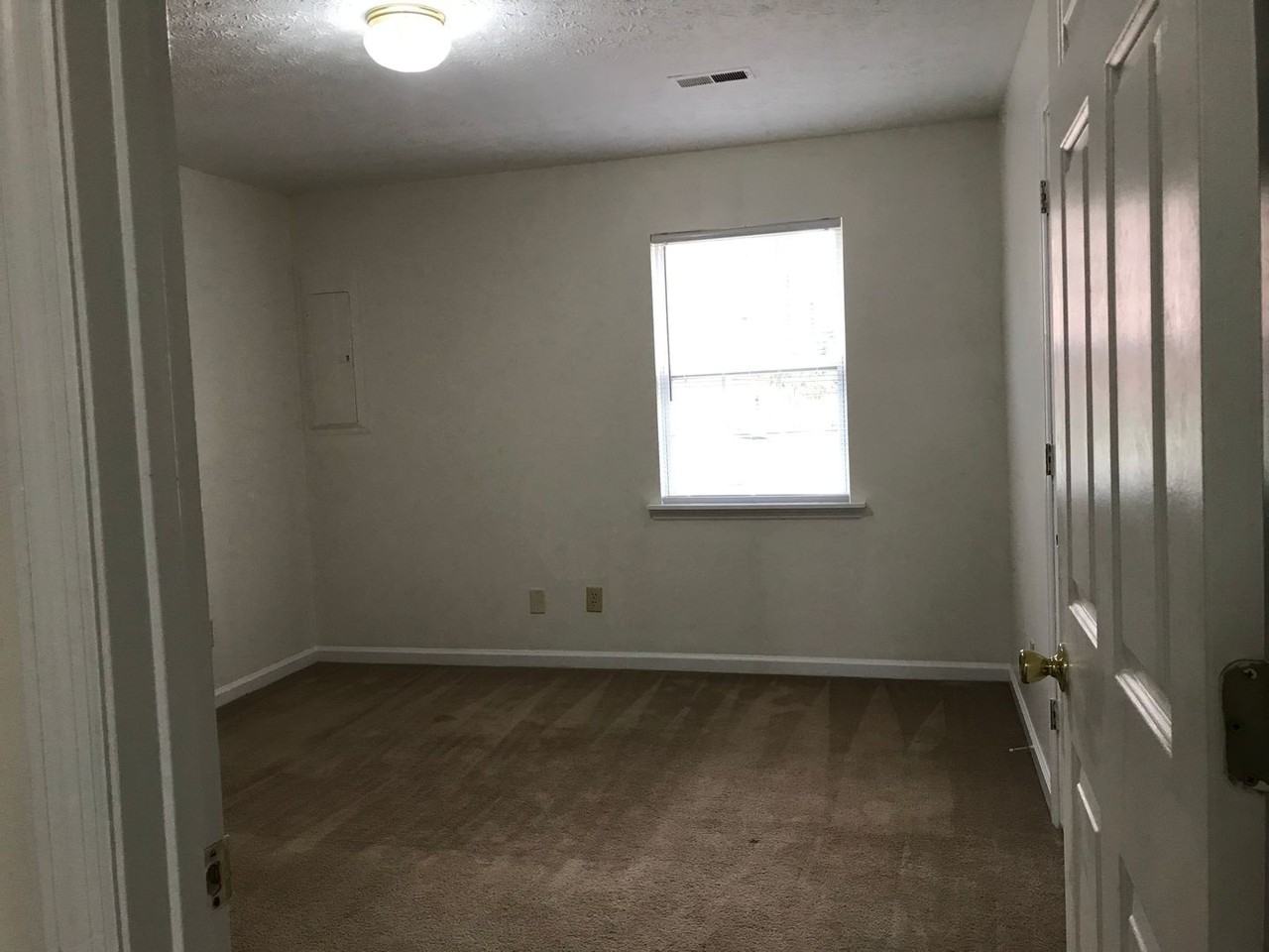 304 Oriole Dr #1 - Photo 4 of 11