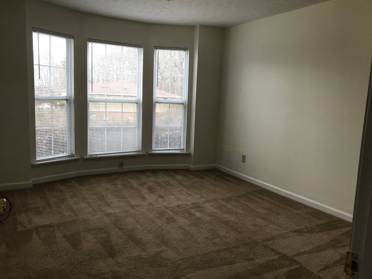 304 Oriole Dr #1 - Photo 5 of 11