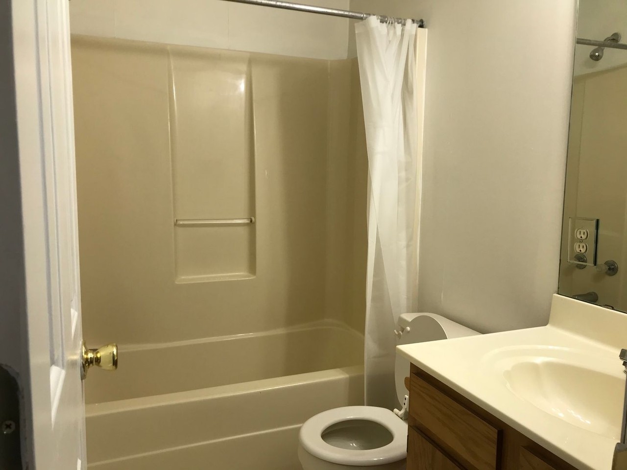 304 Oriole Dr #1 - Photo 7 of 11