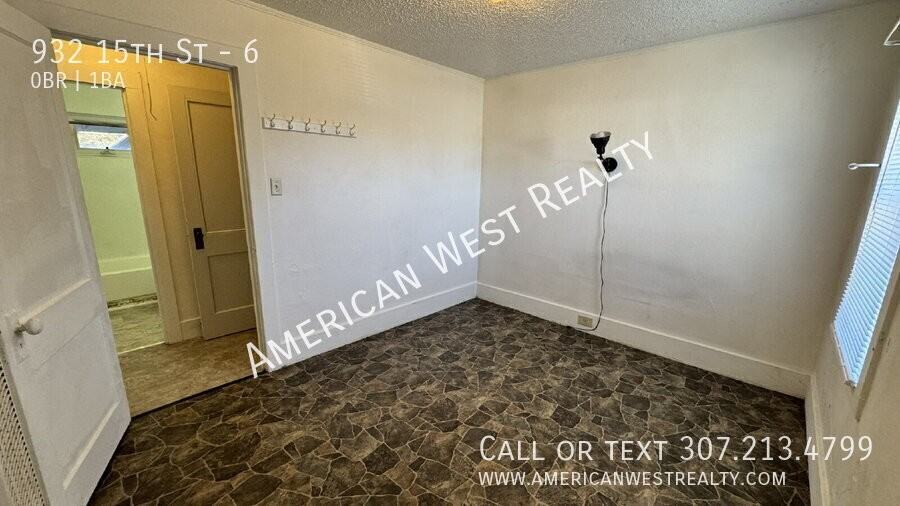 932 15th St #6 - Photo 4 of 5