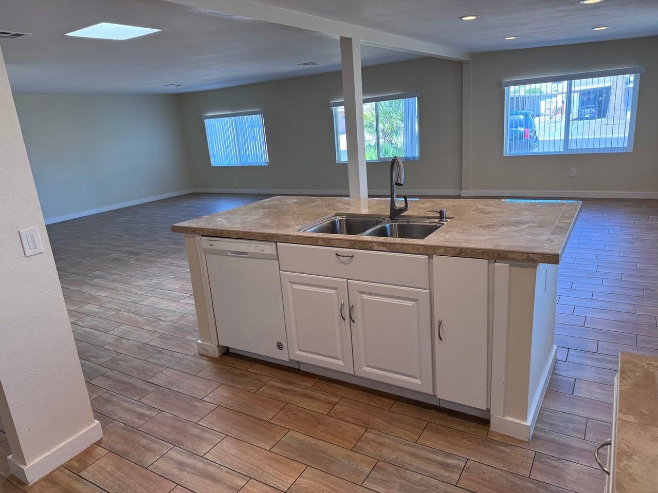 25424 S Wyoming Ave - Photo 6 of 18