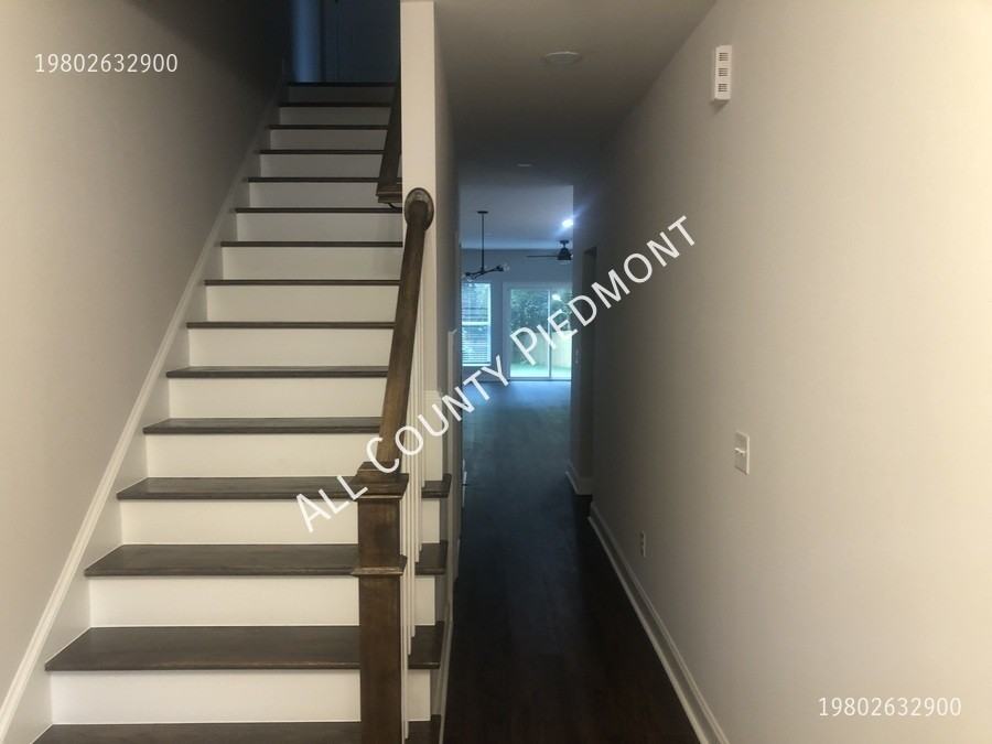 3219 Credenza Rd - Photo 2 of 11