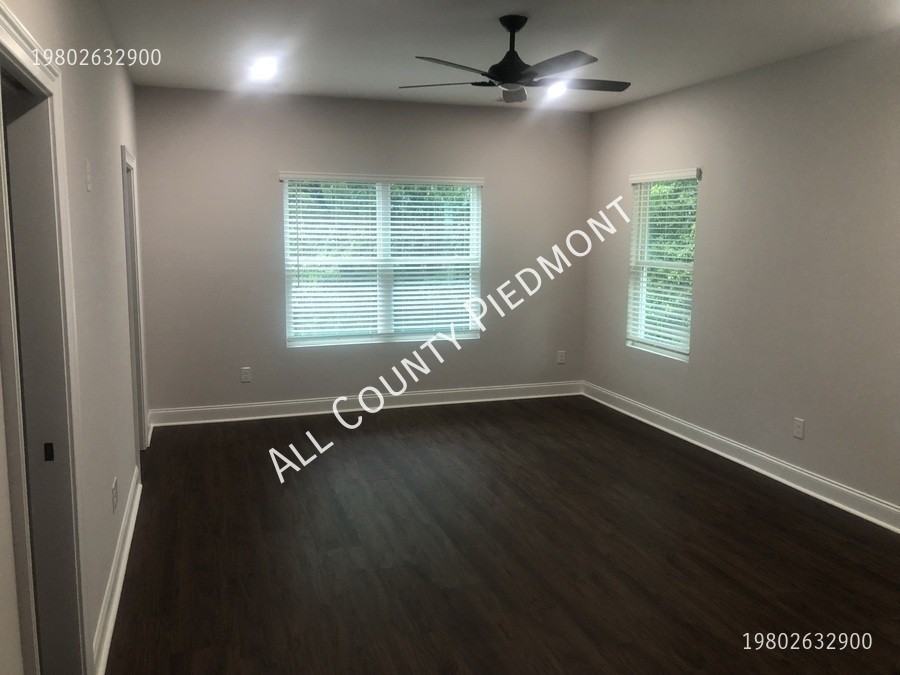 3219 Credenza Rd - Photo 6 of 11