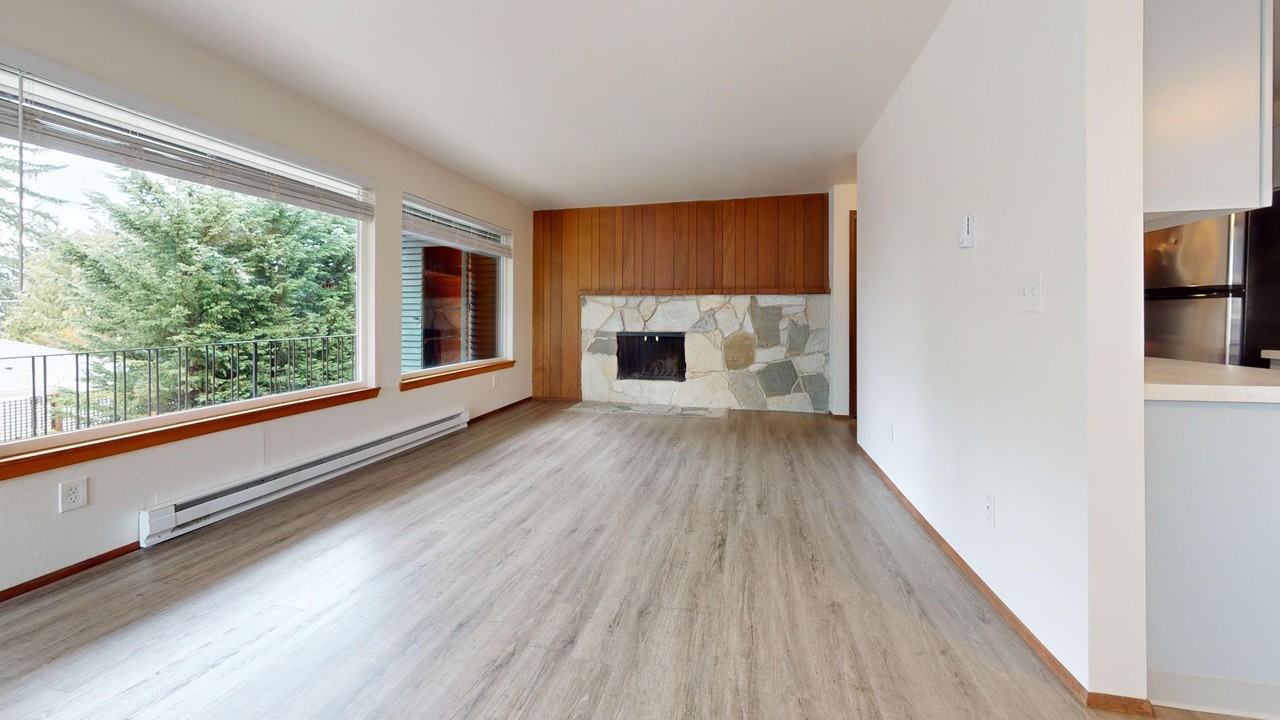 Greenwood Vista Apartments - Photo 3 of 4