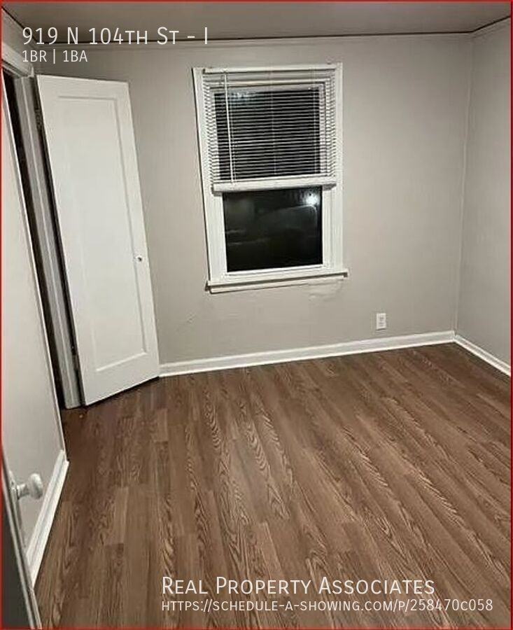 919 N 104th St #I - Photo 5 of 5
