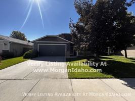 featured image of 1723 W Bayeux Dr