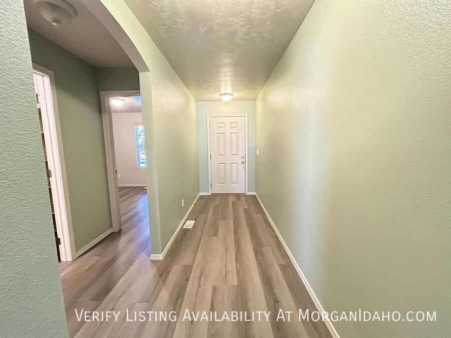 1723 W Bayeux Dr - Photo 2 of 15
