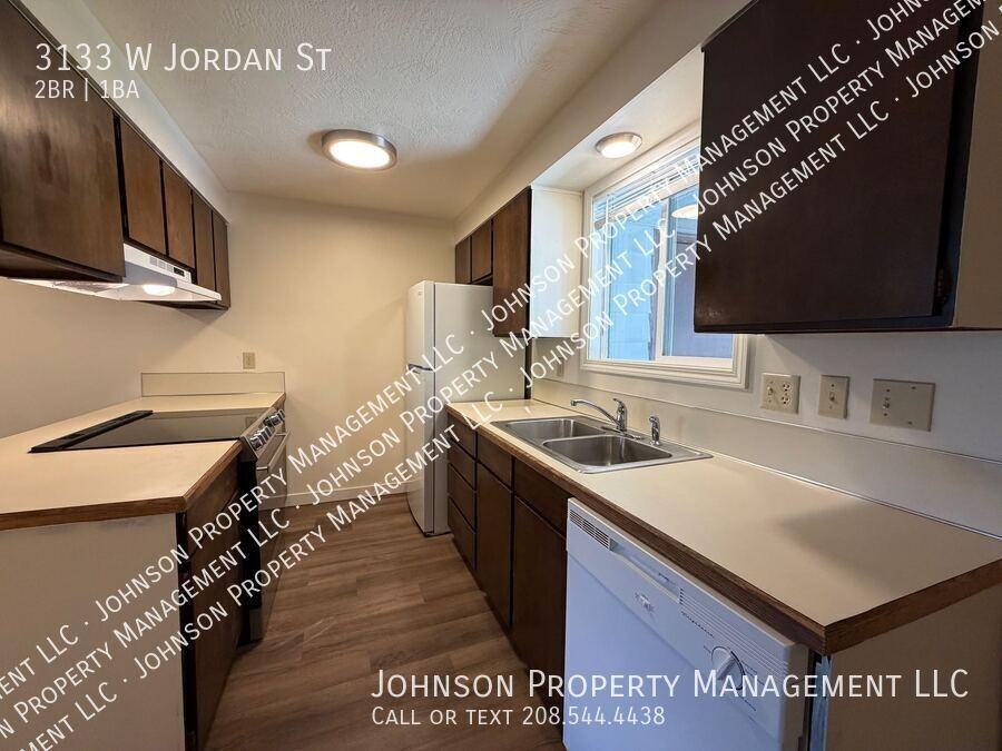 3133 W Jordan St - Photo 2 of 11
