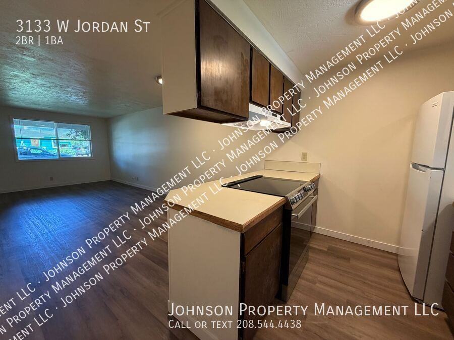 3133 W Jordan St - Photo 4 of 11