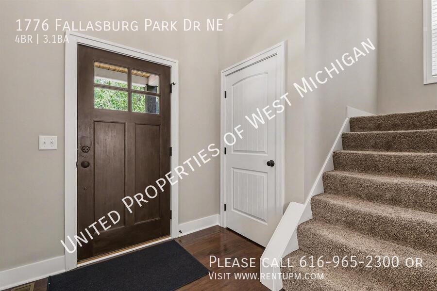 1776 Fallasburg Park Dr Ne - Photo 2 of 23